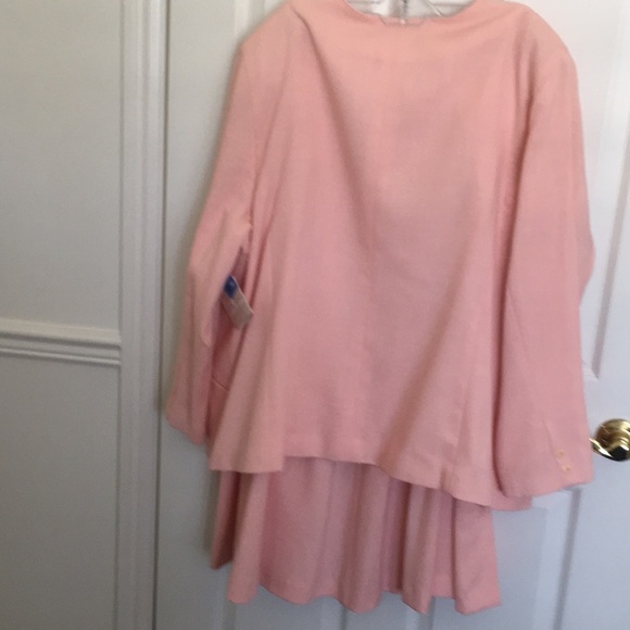 Peach colored jacket with skirt - Picture 2 of 4